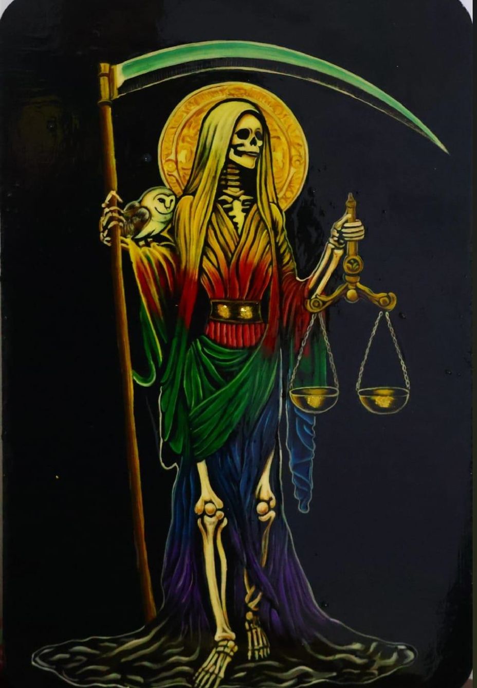 Pintura de Santa Muerte con balanza y búho